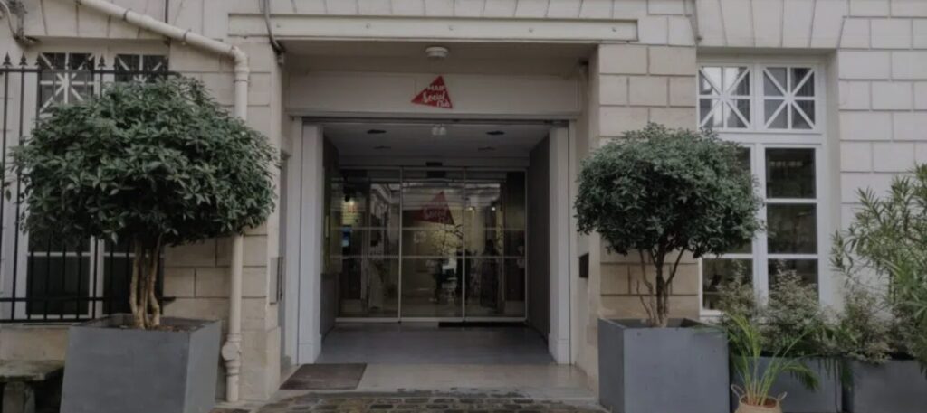 Devanture de la MAIF Social Club